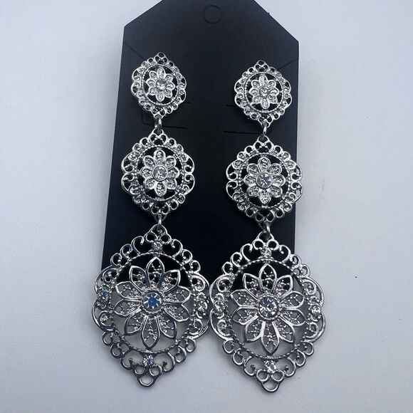 Jewelry - Elegant Silver Dangle Earrings